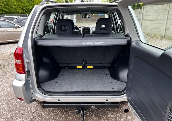 Toyota RAV4 cena 27900 przebieg: 199000, rok produkcji 2005 z Łask małe 301